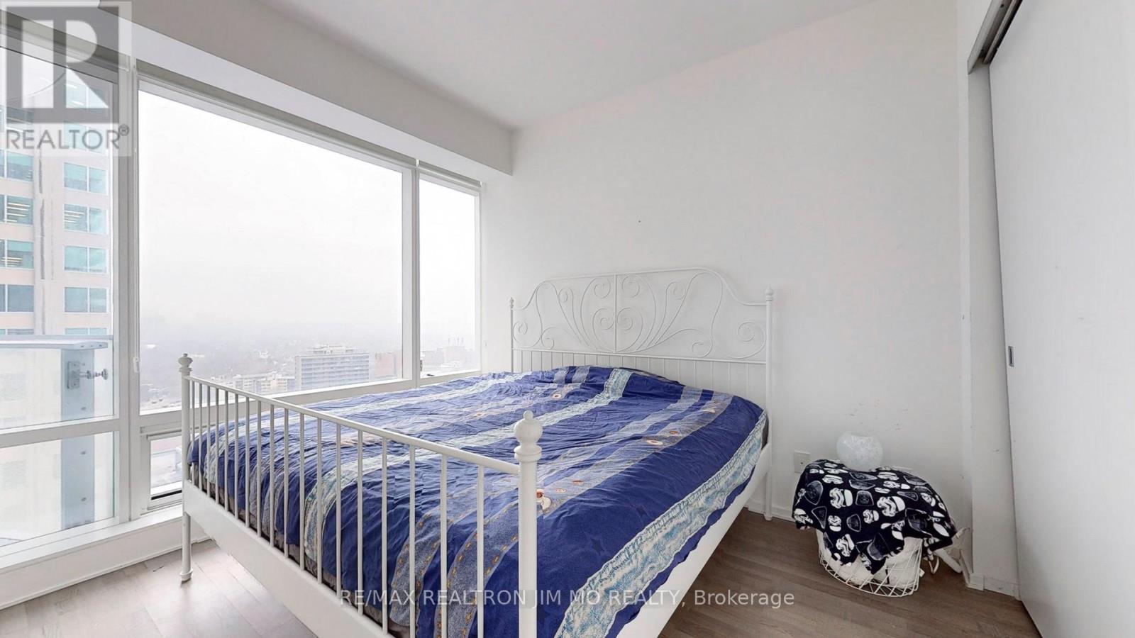 1712 - 1 Bloor Street E, Toronto, Ontario  M4W 1A9 - Photo 13 - C12675894