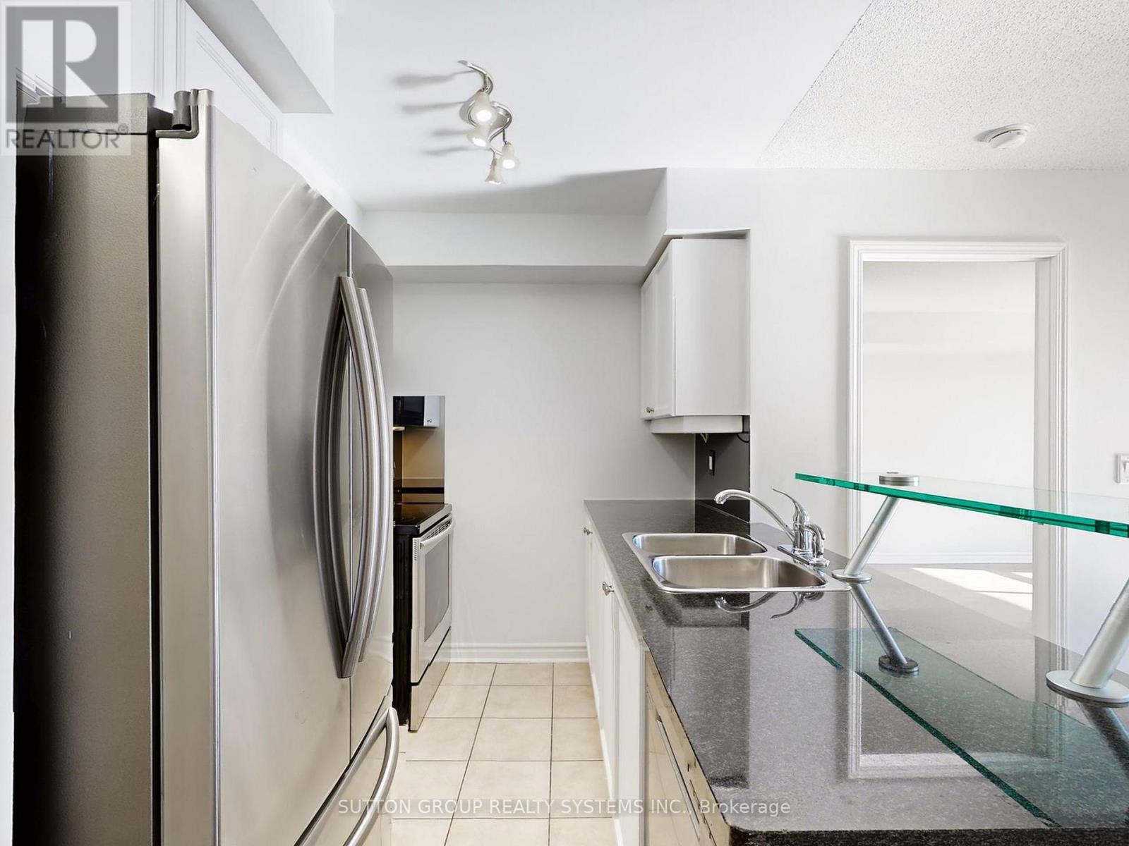 1507 - 70 High Park Avenue, Toronto, Ontario  M6P 1A1 - Photo 6 - W12751618