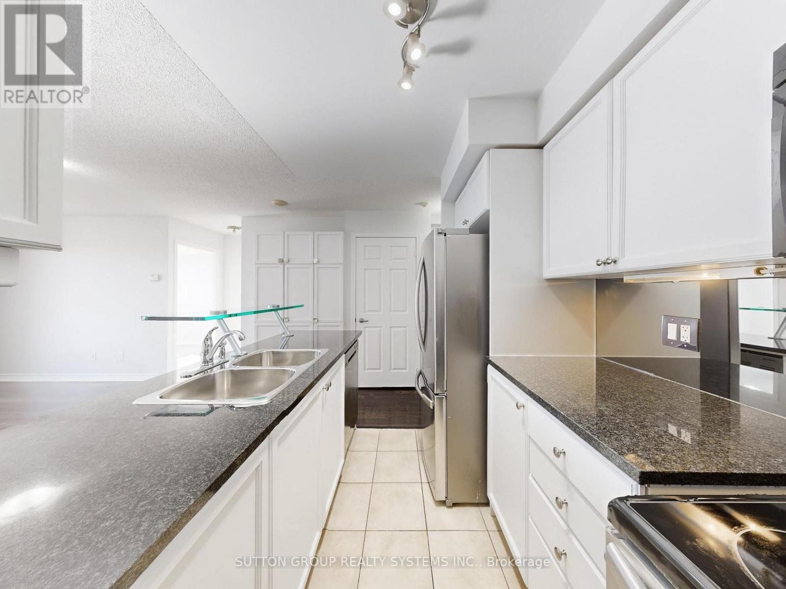 1507 - 70 High Park Avenue, Toronto, Ontario  M6P 1A1 - Photo 8 - W12751618