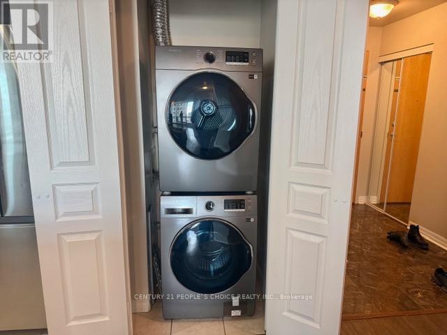 1409 - 3939 Duke Of York Boulevard, Mississauga, Ontario  L5B 4N2 - Photo 7 - W12751654