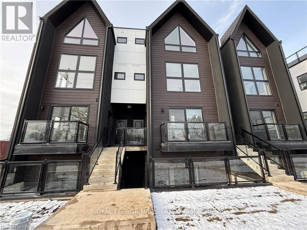 207 - 7277 Wilson Crescent, Niagara Falls, Ontario  L2G 4R8 - Photo 3 - X12655890