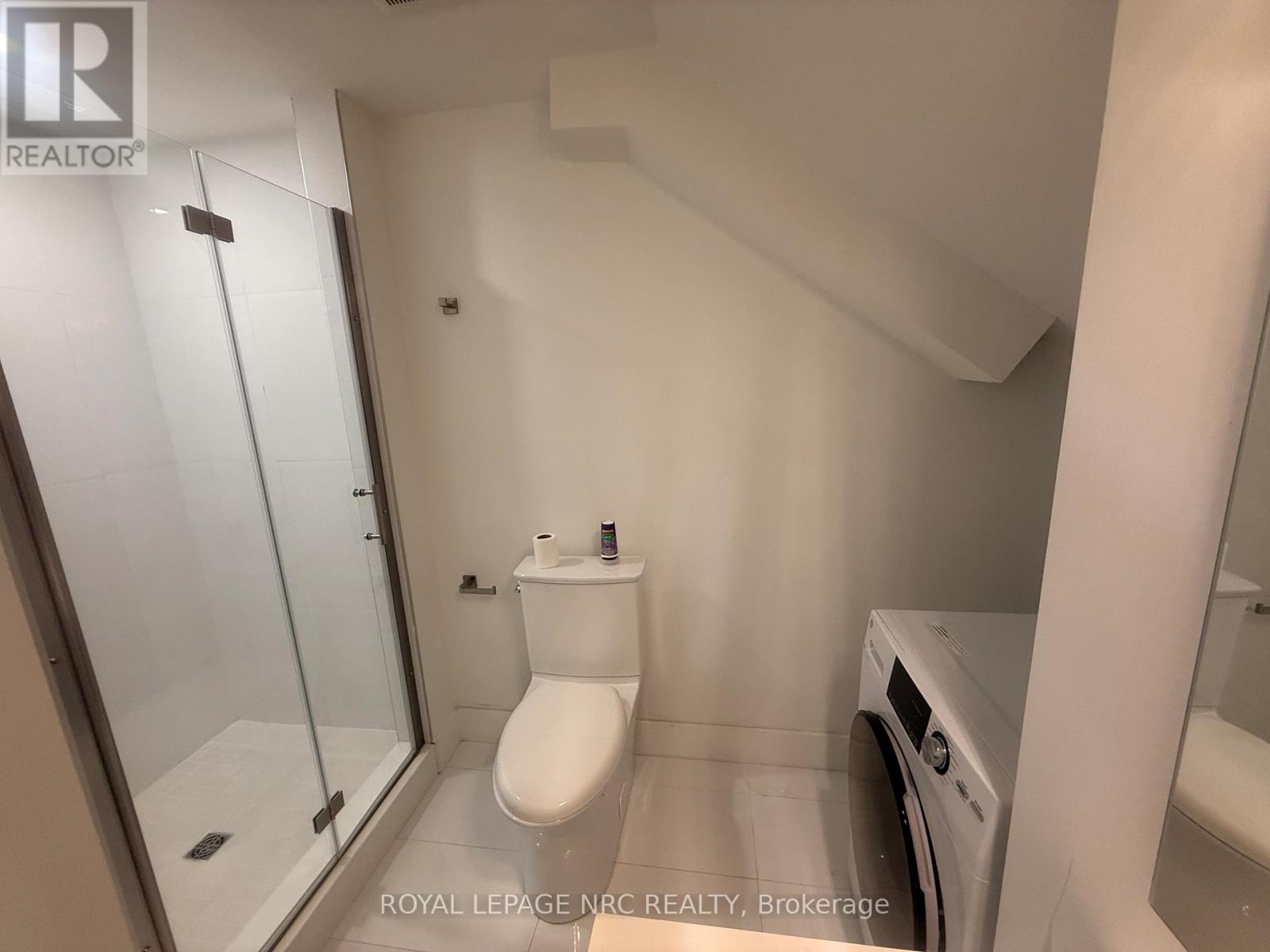 207 - 7277 Wilson Crescent, Niagara Falls, Ontario  L2G 4R8 - Photo 7 - X12655890