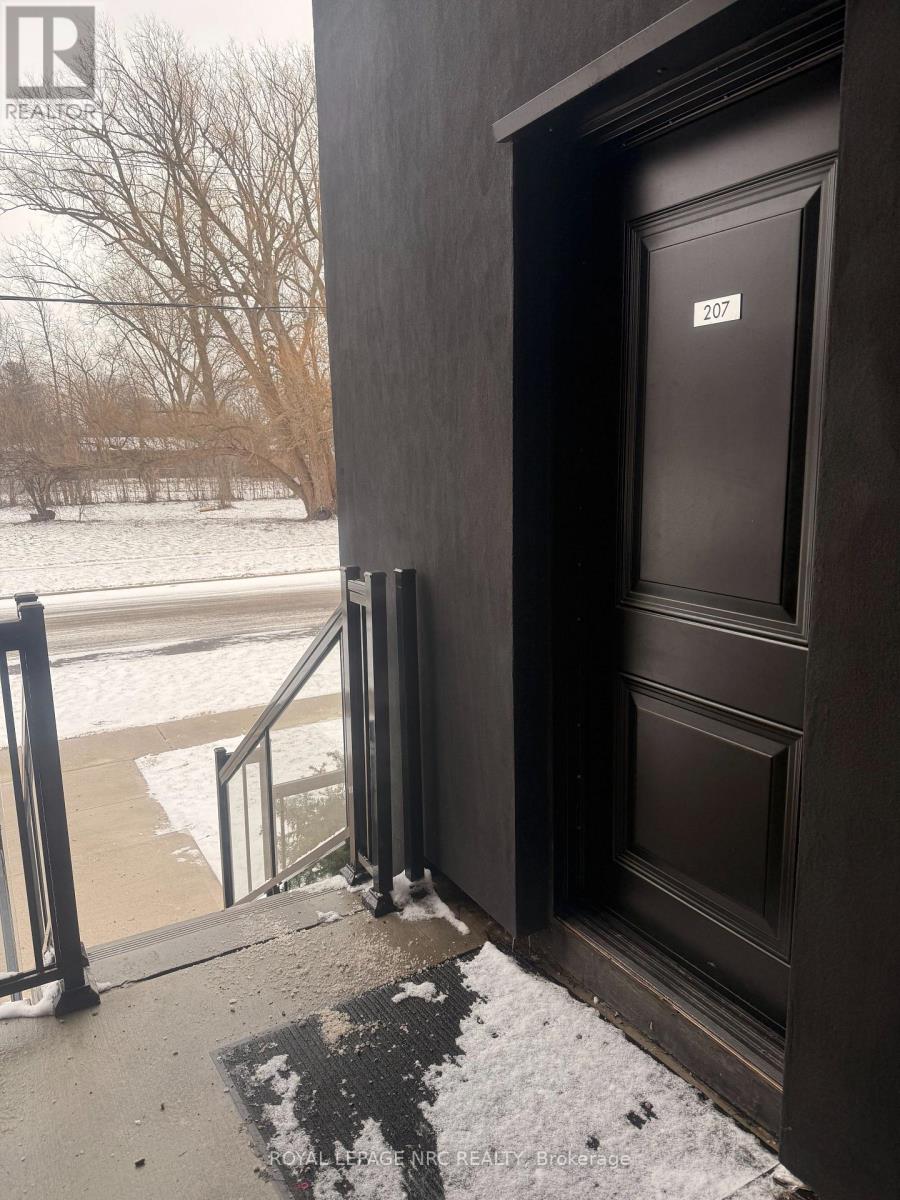 207 - 7277 Wilson Crescent, Niagara Falls, Ontario  L2G 4R8 - Photo 8 - X12655890