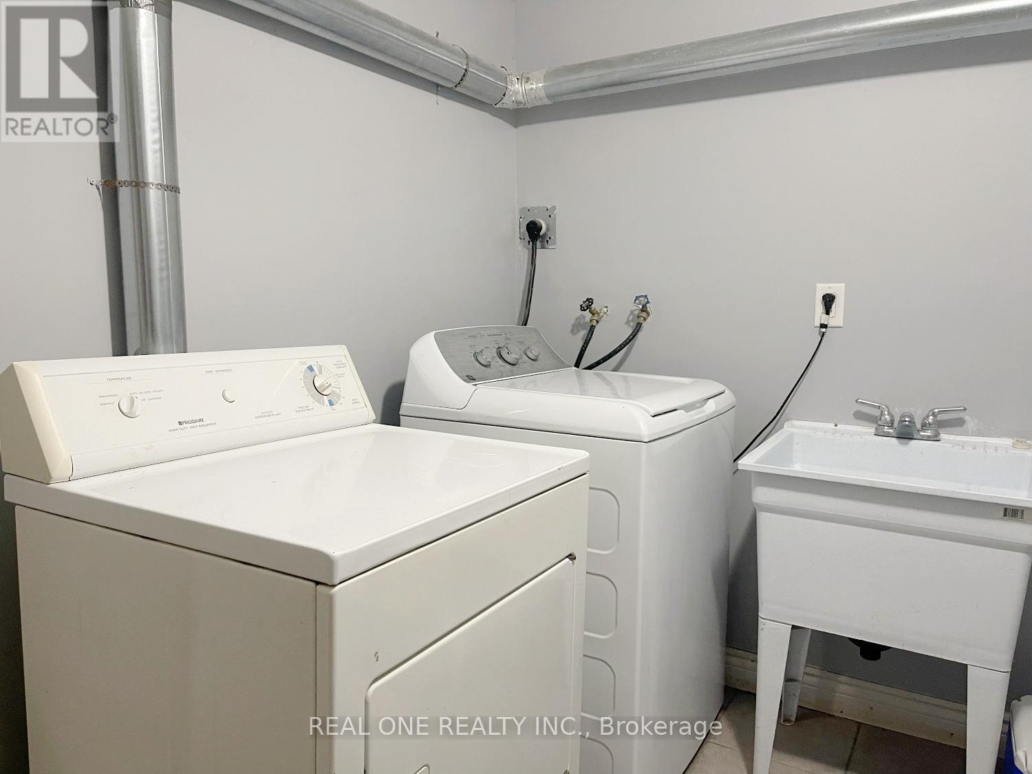 Basement - 1074 Upper Sherman Avenue, Hamilton, Ontario  L8V 3N5 - Photo 11 - X12746768