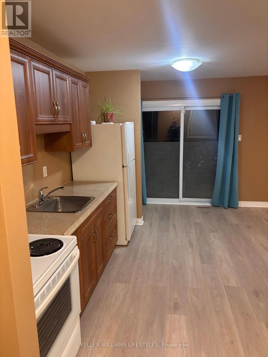 B - 1200 Hamilton Road E, London East, Ontario  N5Y 1A9 - Photo 3 - X12748752