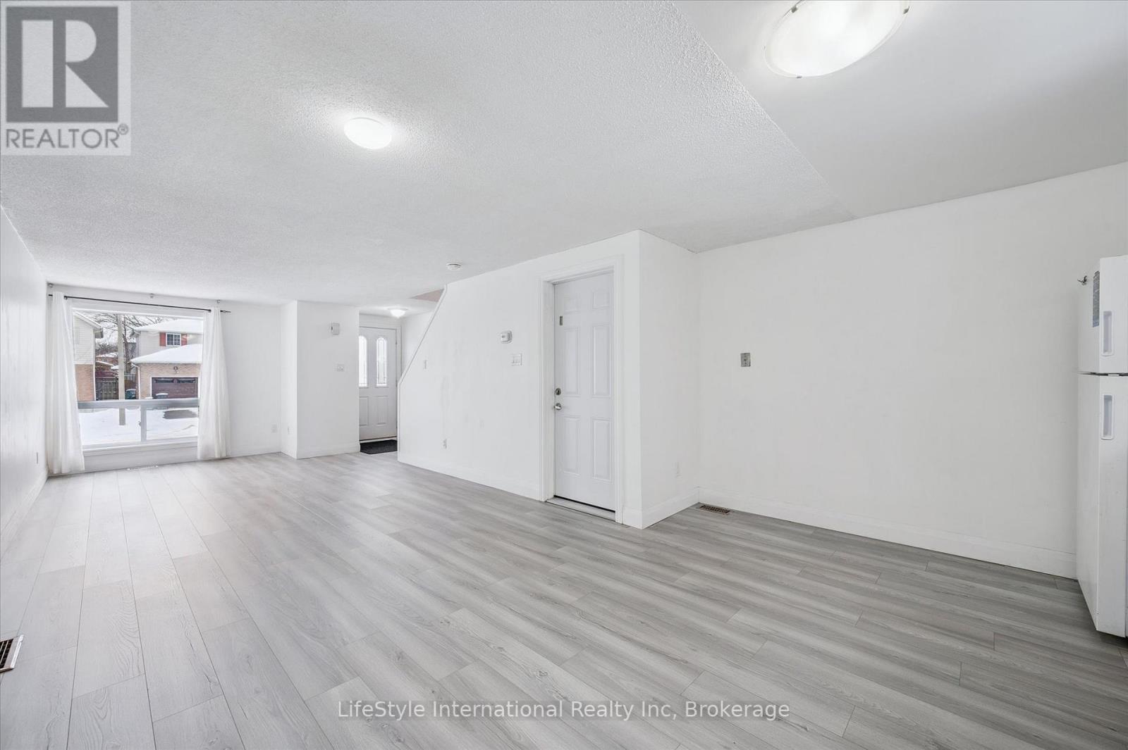 5 Troy Crescent, Guelph, Ontario  N1E 6W7 - Photo 15 - X12751660