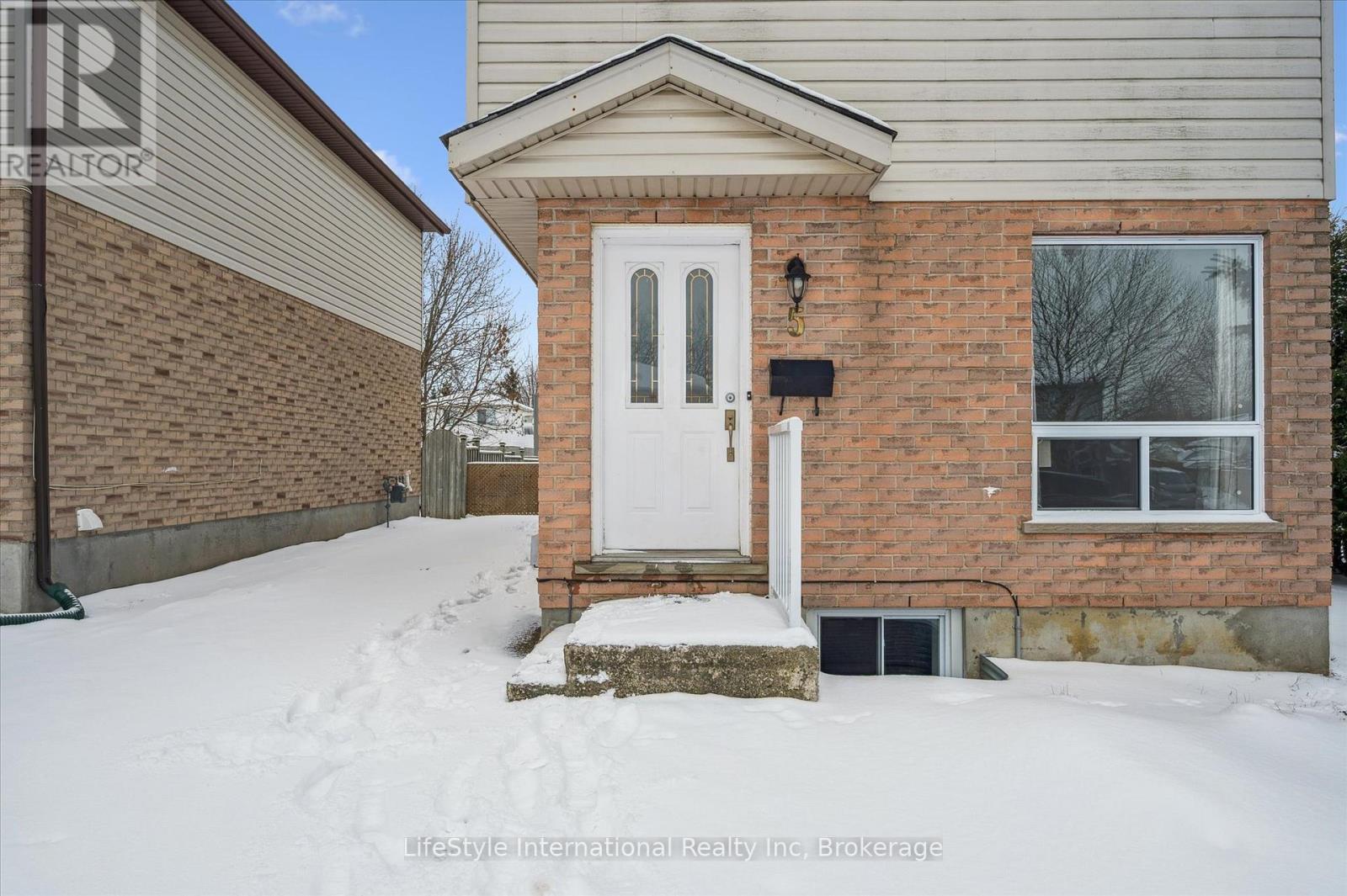 5 Troy Crescent, Guelph, Ontario  N1E 6W7 - Photo 6 - X12751660