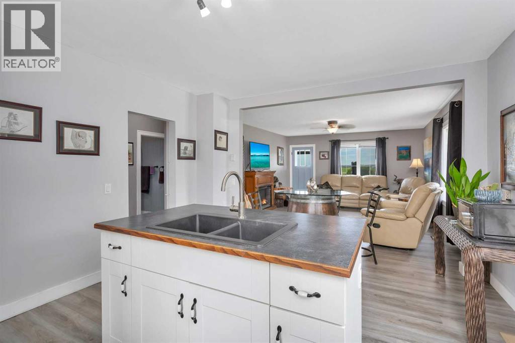 10, 6138 Highway 584, Rural Mountain View County, Alberta  T0M 1X0 - Photo 14 - A2242296