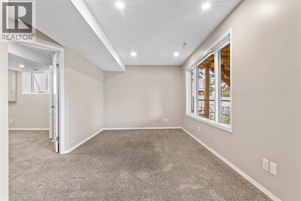 435 Douglas Ridge Mews Se, Calgary, Alberta  T2Z 2M4 - Photo 35 - A2262784