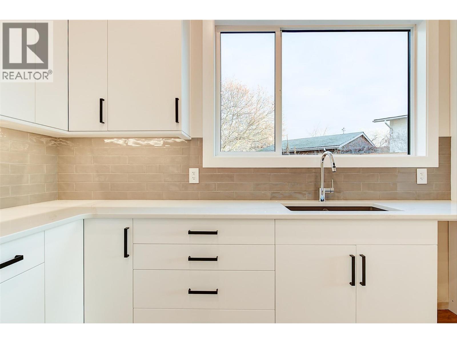 732 Coopland Crescent Unit# 4 Kelowna Photo 11