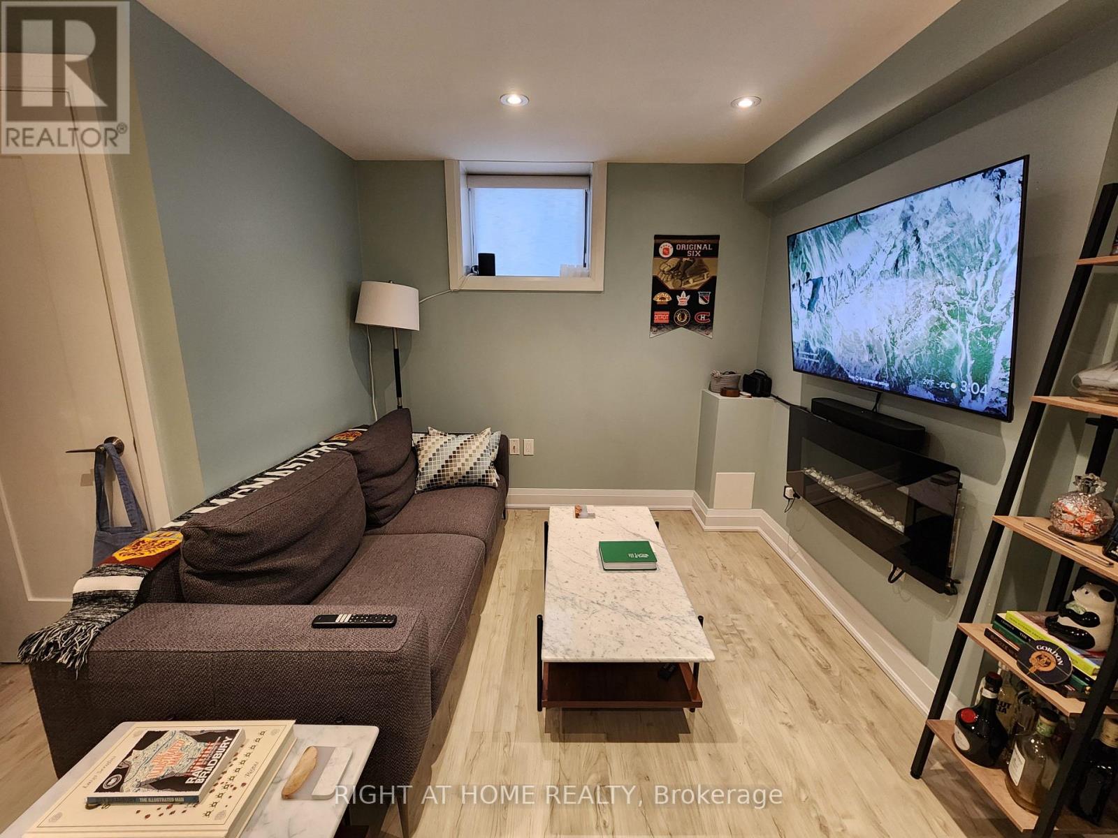 Lower - 1017 Bathurst Street, Toronto, Ontario  M5R 3G8 - Photo 2 - C12751676