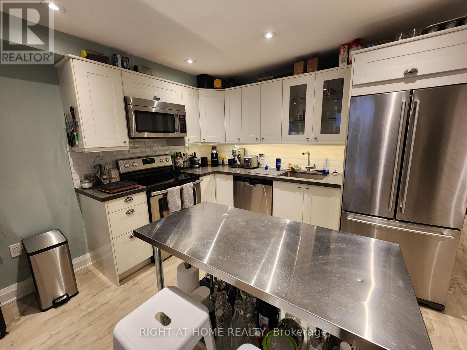 Lower - 1017 Bathurst Street, Toronto, Ontario  M5R 3G8 - Photo 3 - C12751676