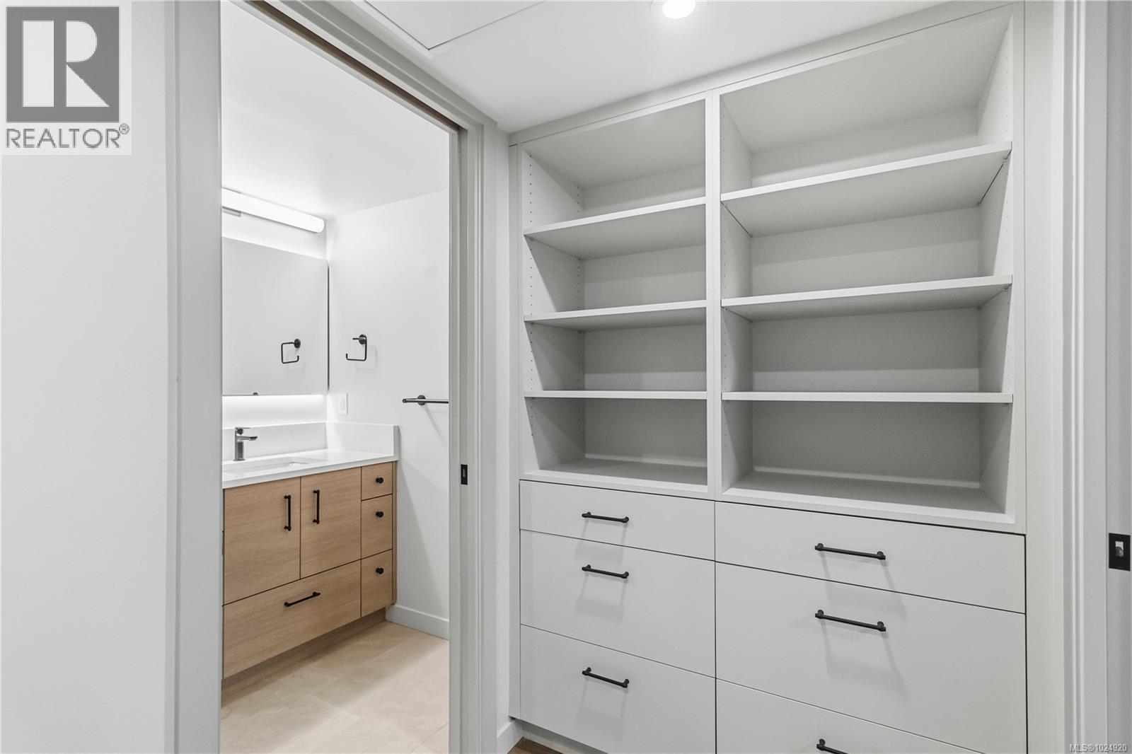 1 1789 Emerson St, Victoria, British Columbia  V8R 2C2 - Photo 14 - 1024920