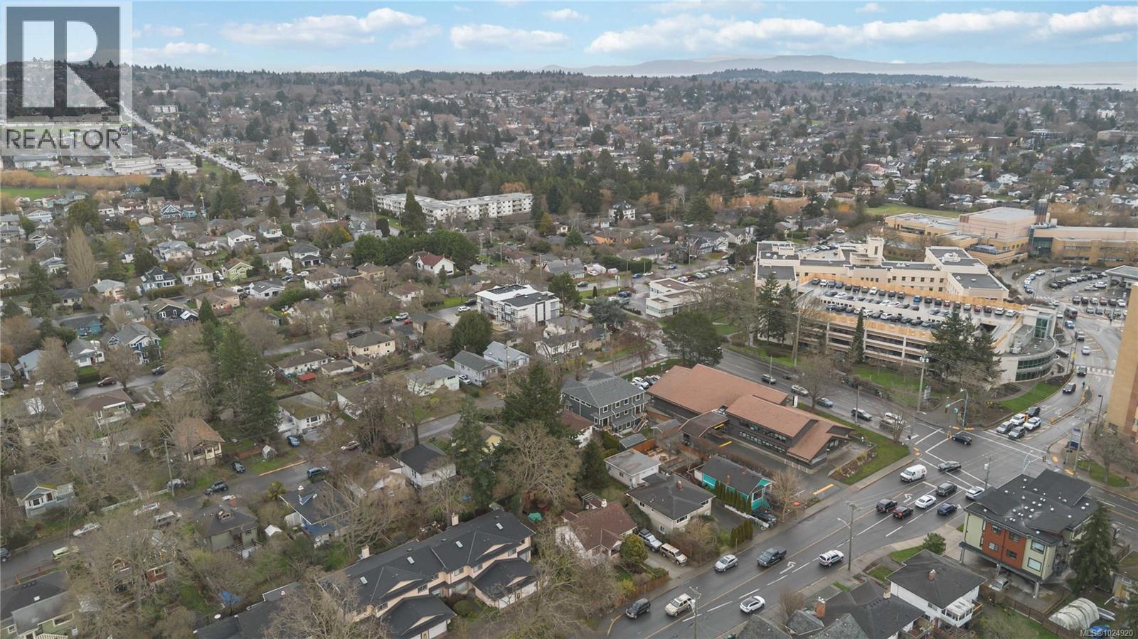 1 1789 Emerson St, Victoria, British Columbia  V8R 2C2 - Photo 27 - 1024920