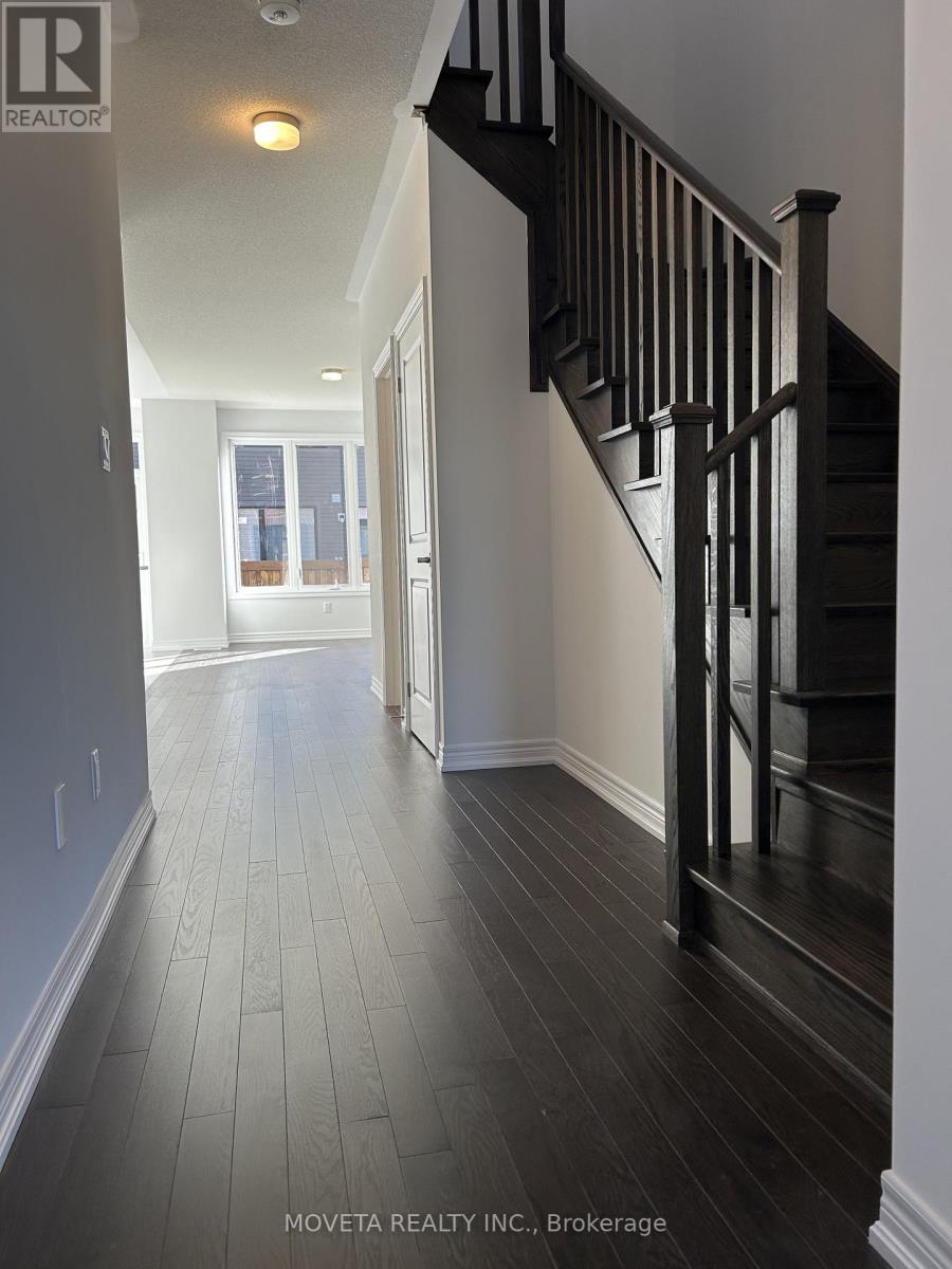 19 Milady Crescent, Barrie, Ontario  L9J 0X3 - Photo 13 - S12751662