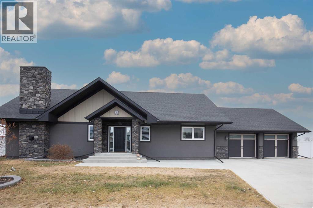 10 Cameron Court, Lacombe, Alberta