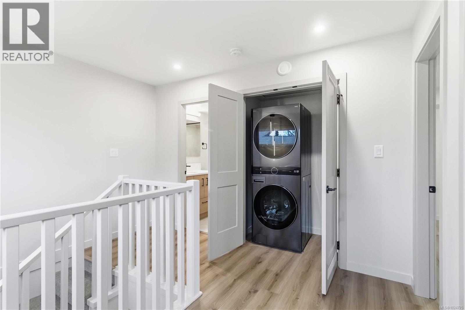 4 1789 Emerson St, Victoria, British Columbia  V8R 2C2 - Photo 11 - 1024775