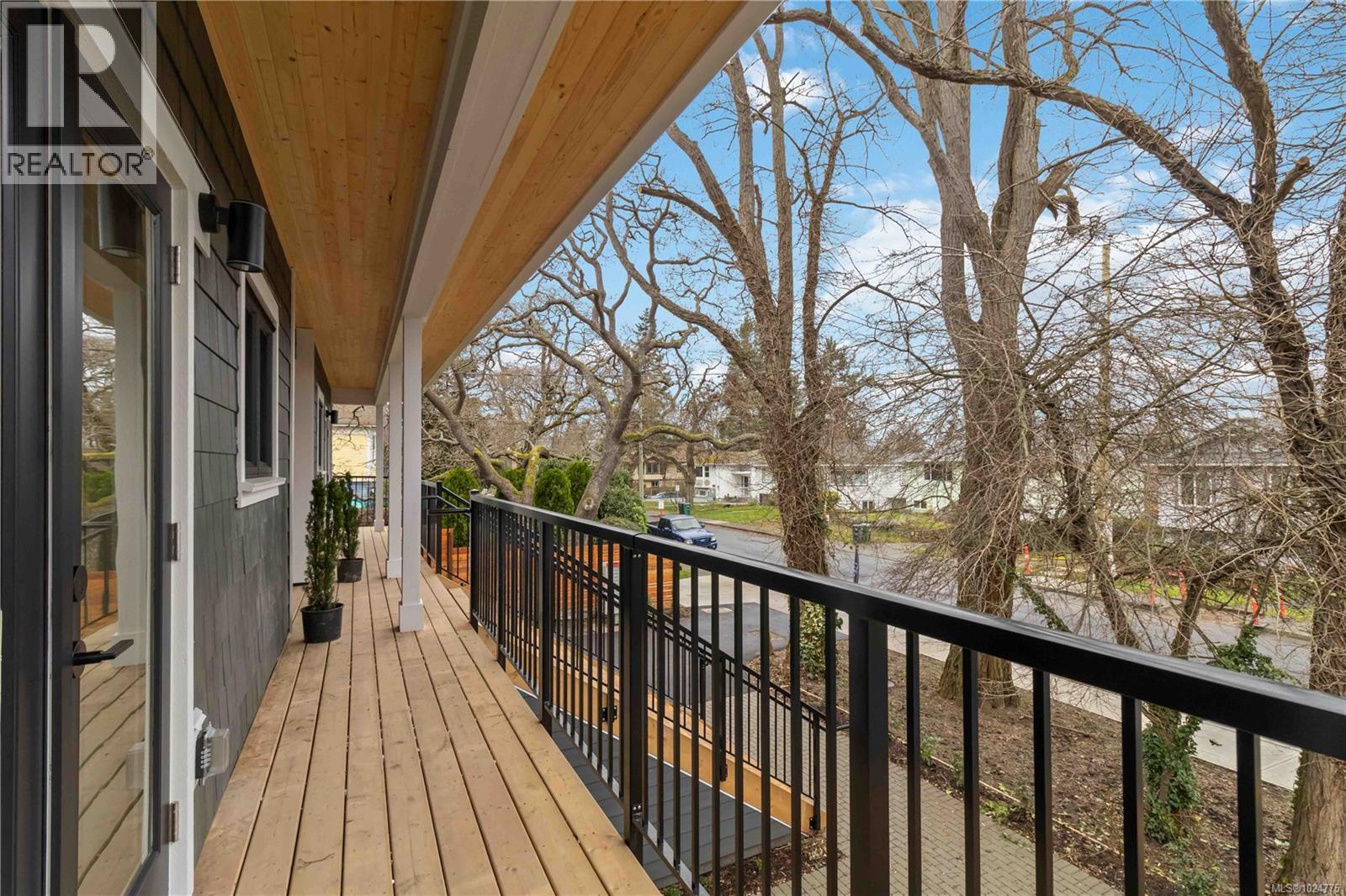 4 1789 Emerson St, Victoria, British Columbia  V8R 2C2 - Photo 7 - 1024775