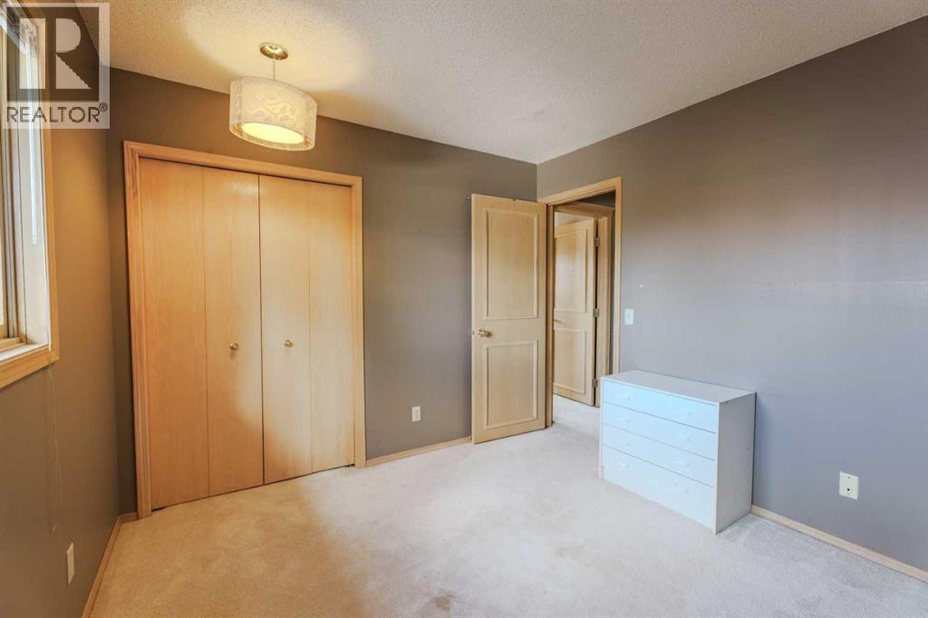 135 Canterbury Court Sw, Calgary, Alberta  T2W 6C1 - Photo 29 - A2261577