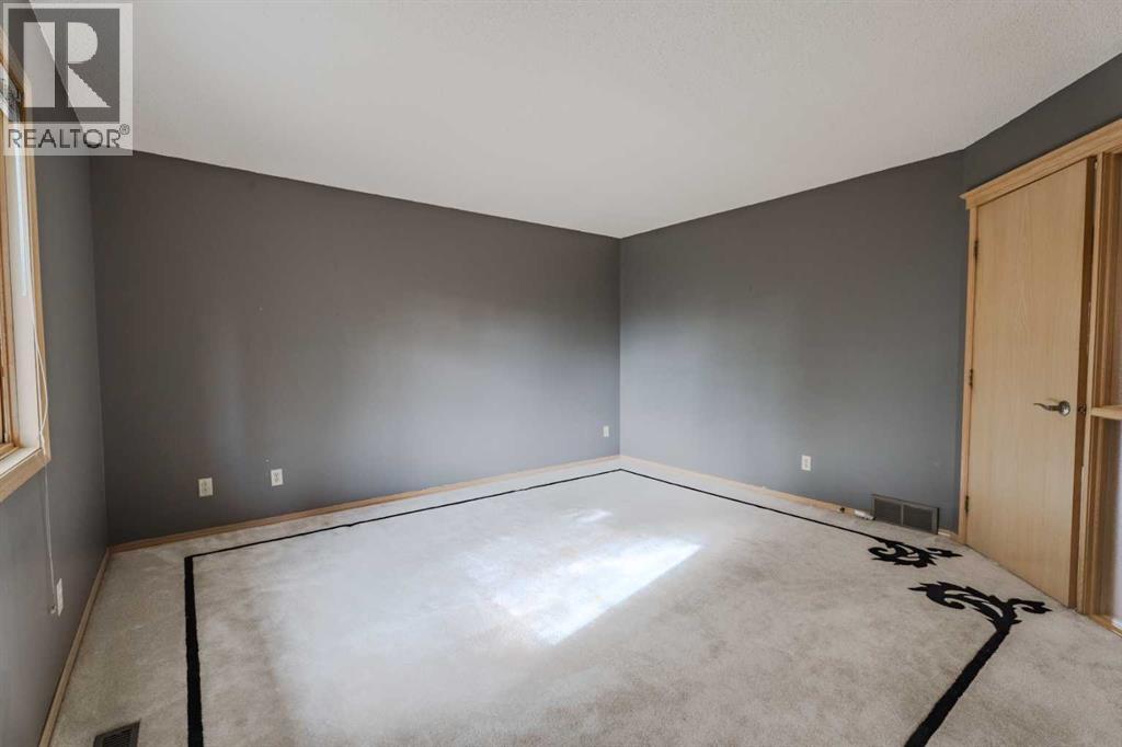 135 Canterbury Court Sw, Calgary, Alberta  T2W 6C1 - Photo 21 - A2261577