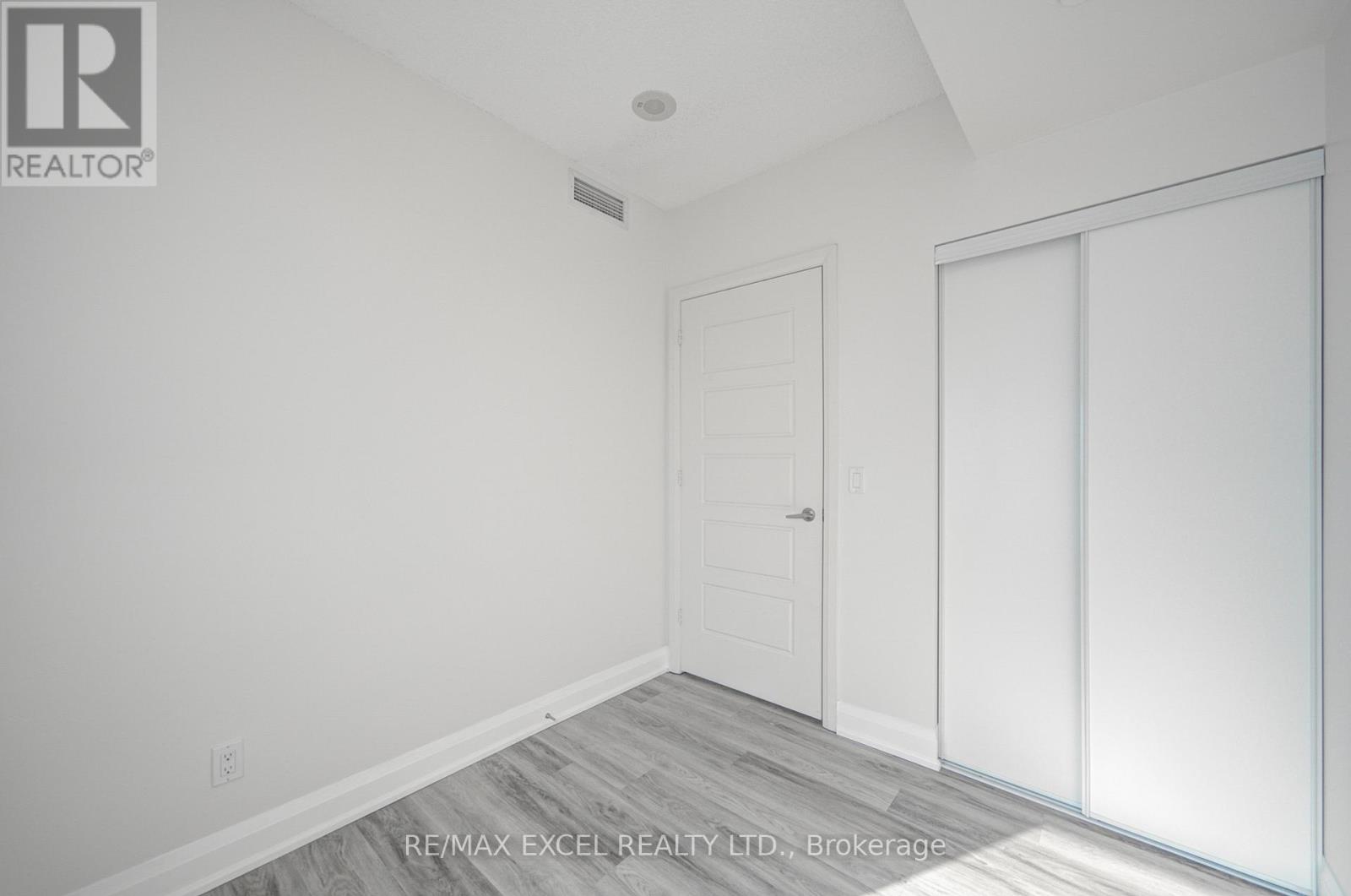 1105 - 68 Canterbury Place, Toronto, Ontario  M2N 0H8 - Photo 13 - C12751718
