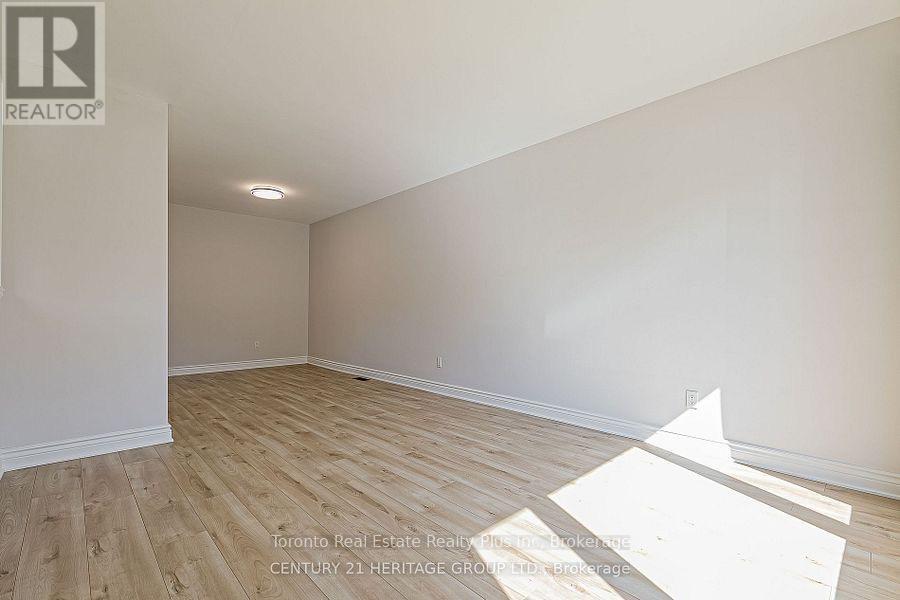 225 Septonne Avenue, Newmarket, Ontario  L3Y 2W5 - Photo 4 - N12751712