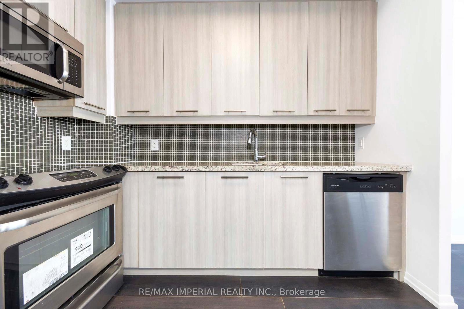 530 - 540 Bur Oak Avenue, Markham, Ontario  L6C 0Y2 - Photo 5 - N12751730