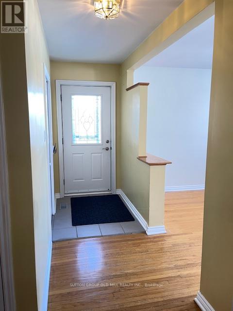 37 Tapley Drive, Toronto (Willowridge-Martingrove-Richview), Ontario  M9R 3P2 - Photo 6 - W12751688