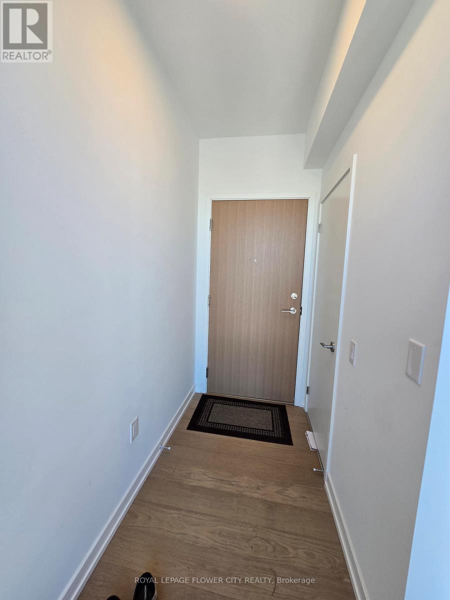 3203 - 395 Square One Drive, Mississauga, Ontario  L5B 0P6 - Photo 10 - W12751692