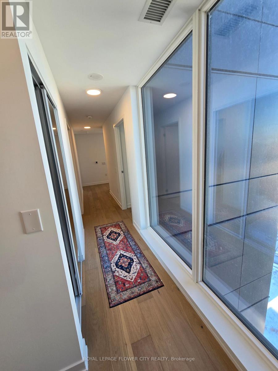 3203 - 395 Square One Drive, Mississauga, Ontario  L5B 0P6 - Photo 13 - W12751692