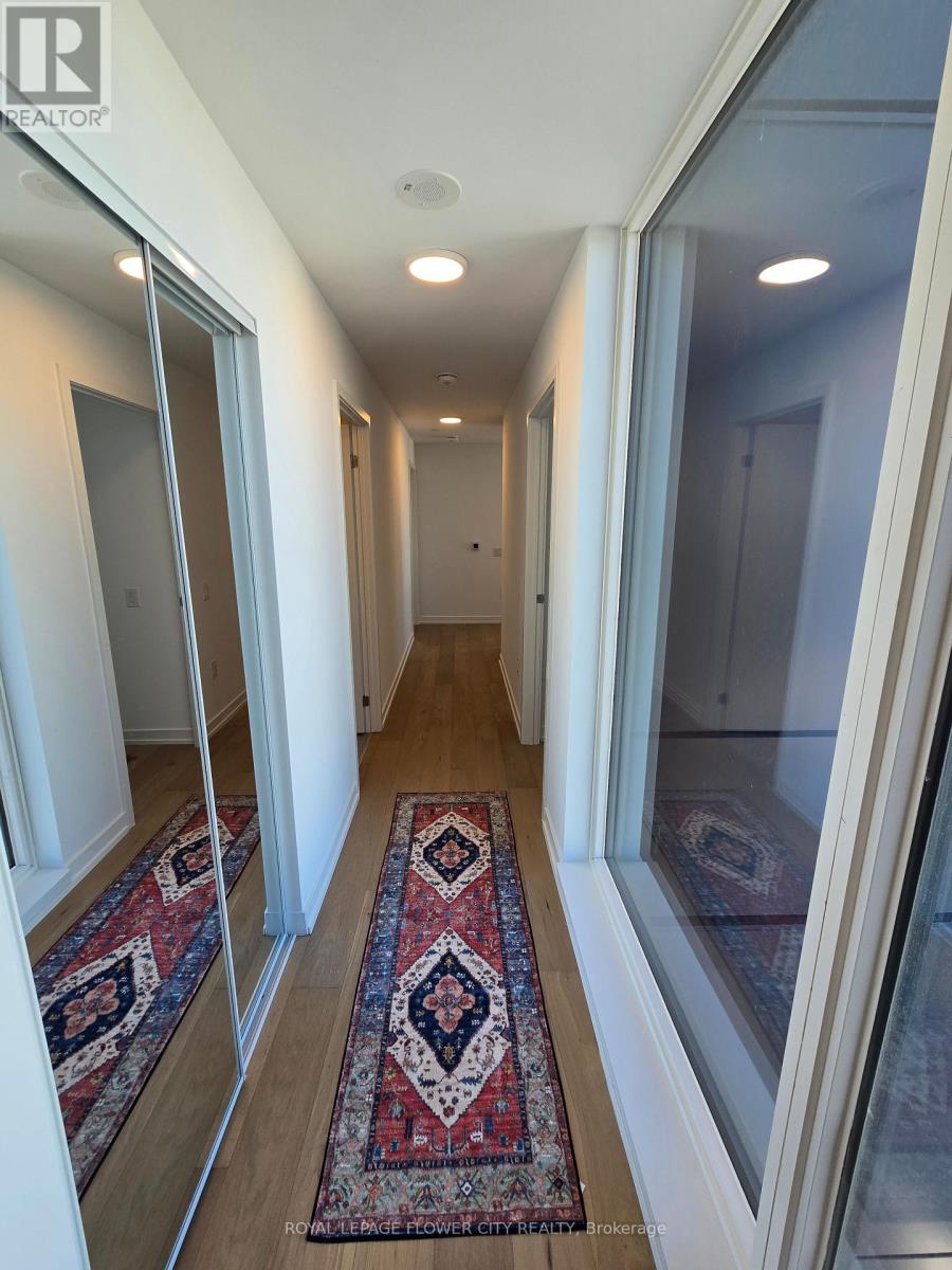 3203 - 395 Square One Drive, Mississauga, Ontario  L5B 0P6 - Photo 14 - W12751692