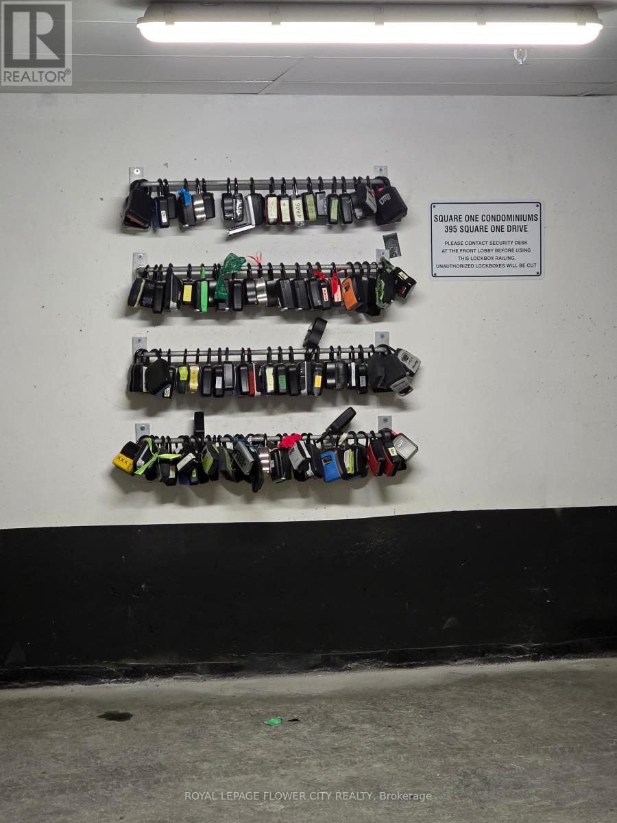 3203 - 395 Square One Drive, Mississauga, Ontario  L5B 0P6 - Photo 31 - W12751692