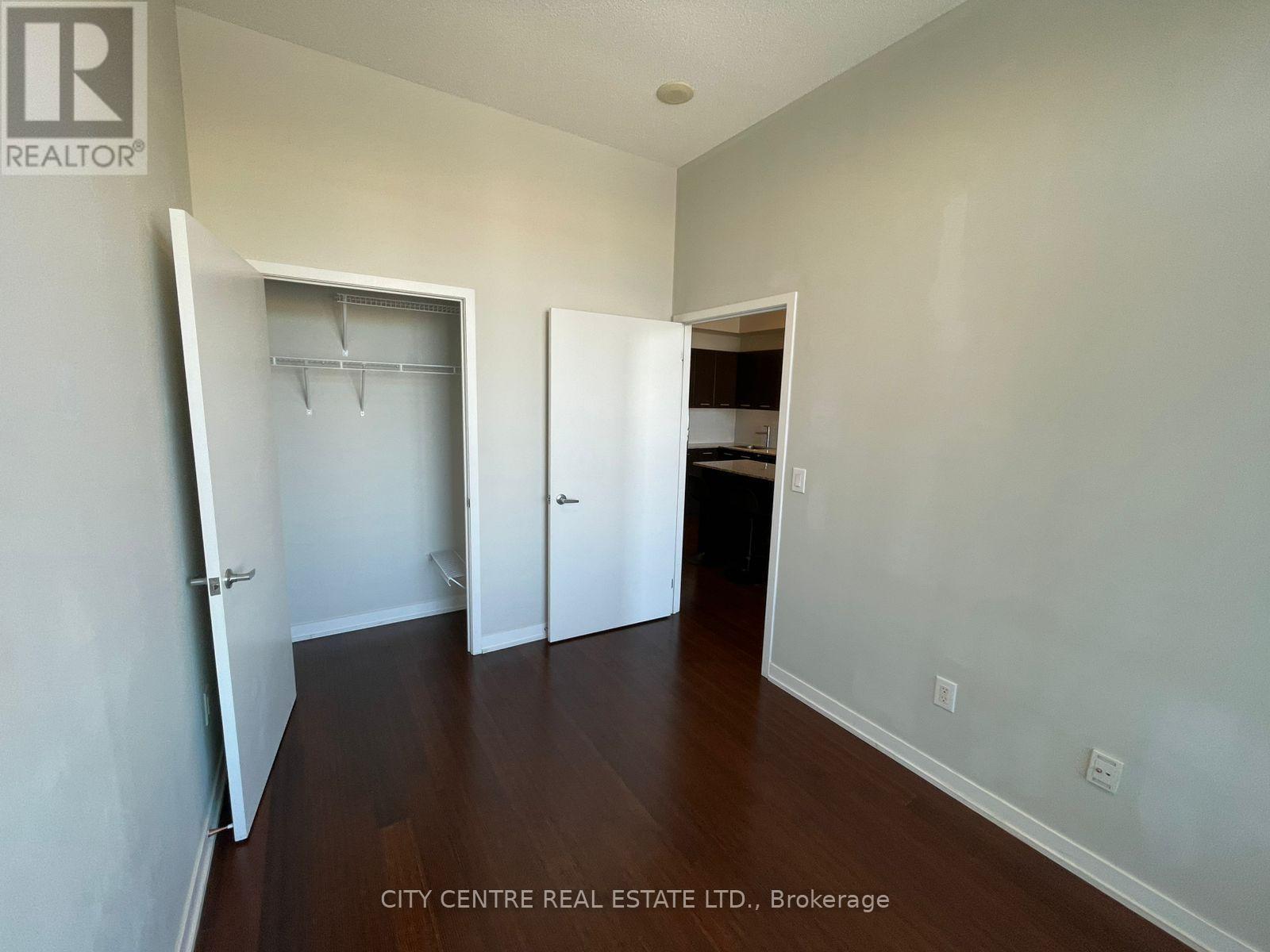 401 - 365 Prince Of Wales Drive, Mississauga (City Centre), Ontario  L5B 0G6 - Photo 10 - W12751694