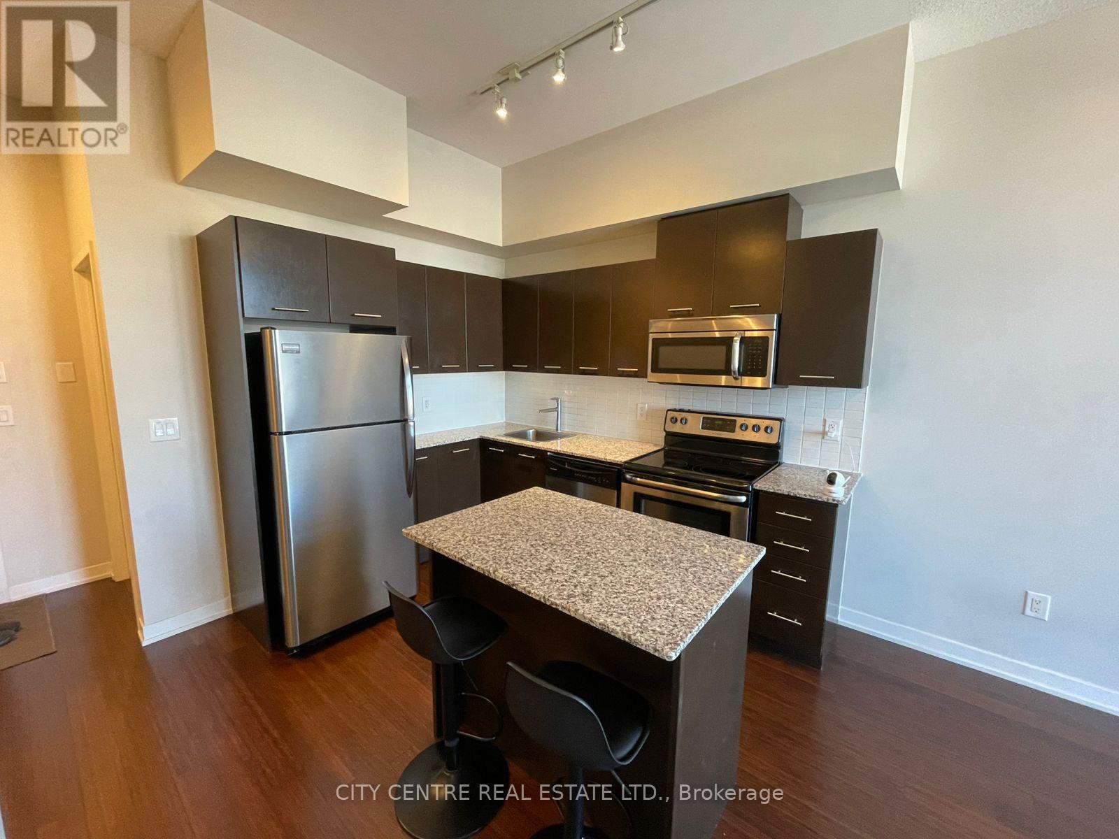 401 - 365 Prince Of Wales Drive, Mississauga (City Centre), Ontario  L5B 0G6 - Photo 2 - W12751694