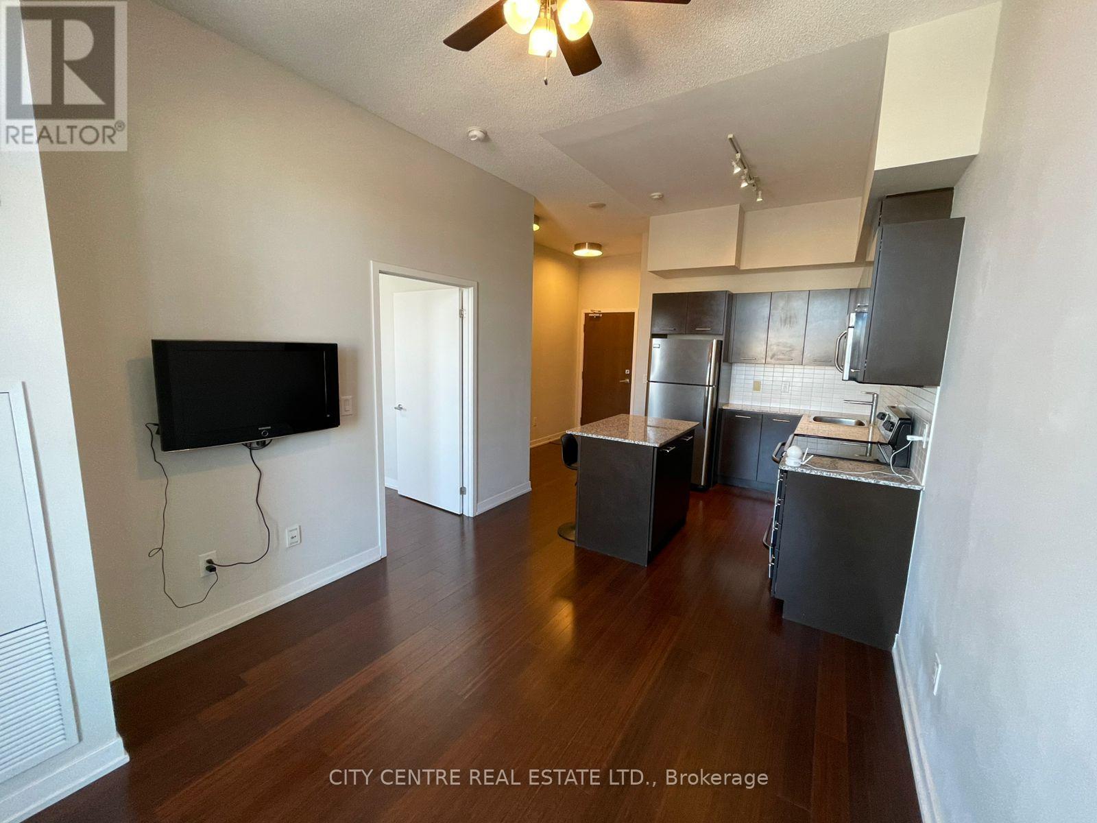 401 - 365 Prince Of Wales Drive, Mississauga (City Centre), Ontario  L5B 0G6 - Photo 5 - W12751694