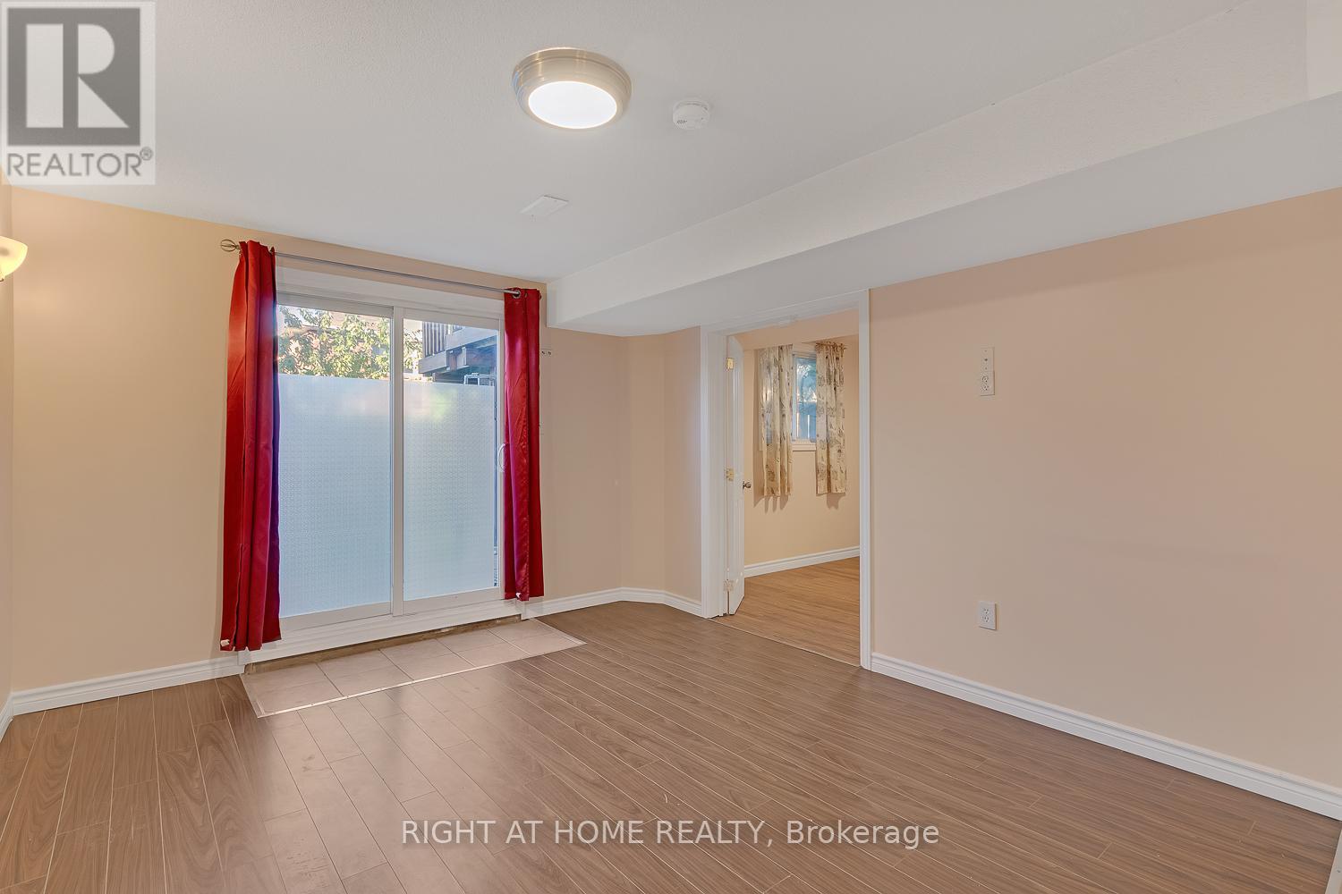 5268 Floral Hill Crescent, Mississauga, Ontario  L5V 1V4 - Photo 2 - W12751732