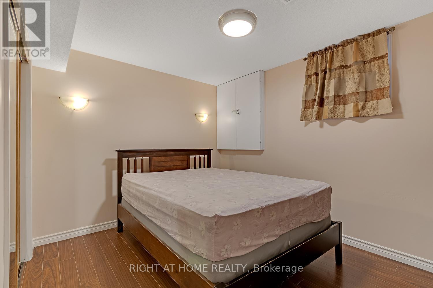 5268 Floral Hill Crescent, Mississauga, Ontario  L5V 1V4 - Photo 6 - W12751732