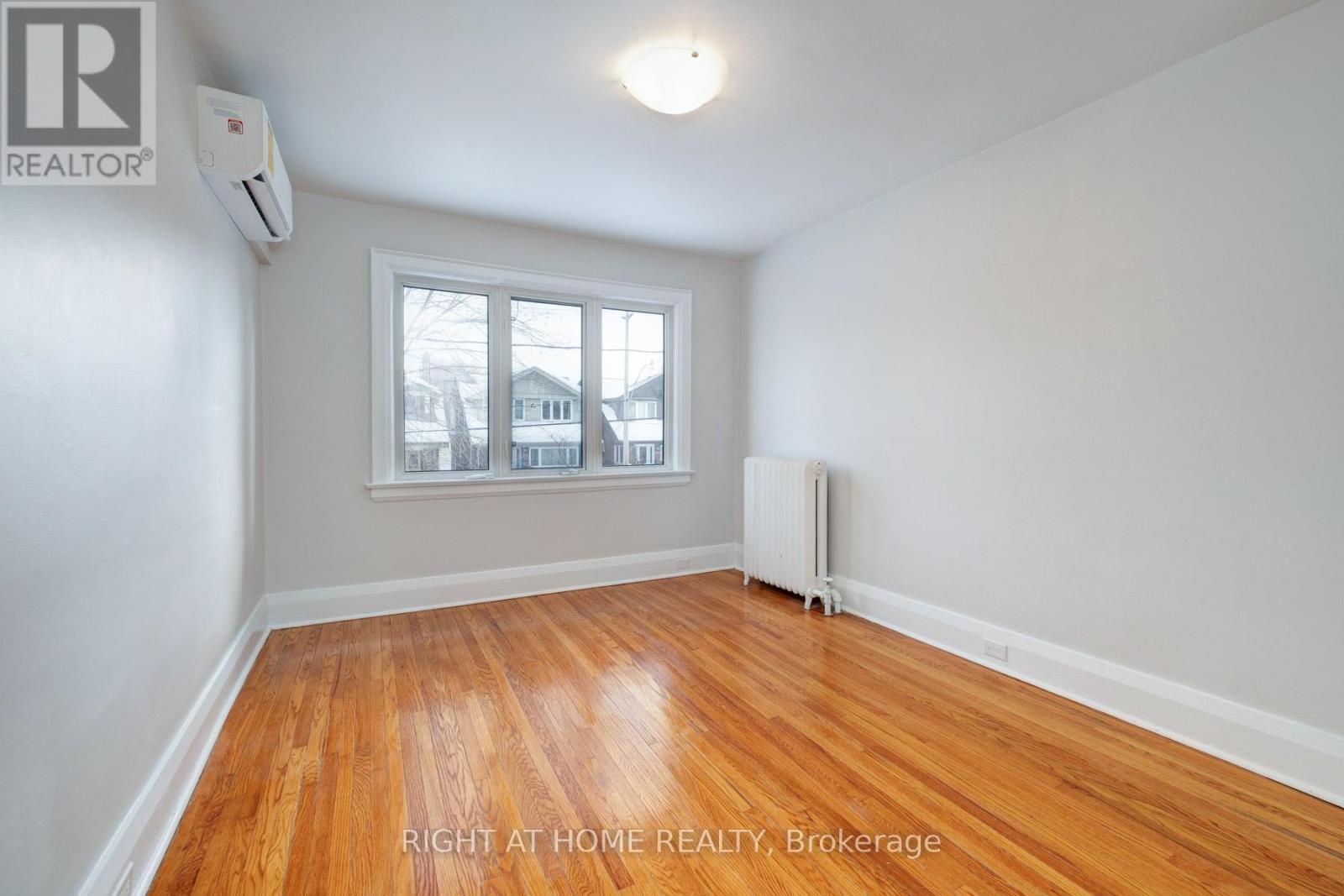 Upper - 756 Coxwell Avenue, Toronto, Ontario  M4C 3C4 - Photo 3 - E12751678