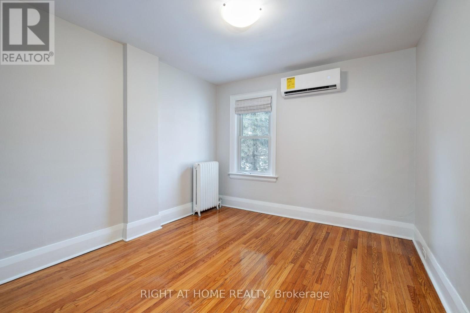 Upper - 756 Coxwell Avenue, Toronto, Ontario  M4C 3C4 - Photo 4 - E12751678