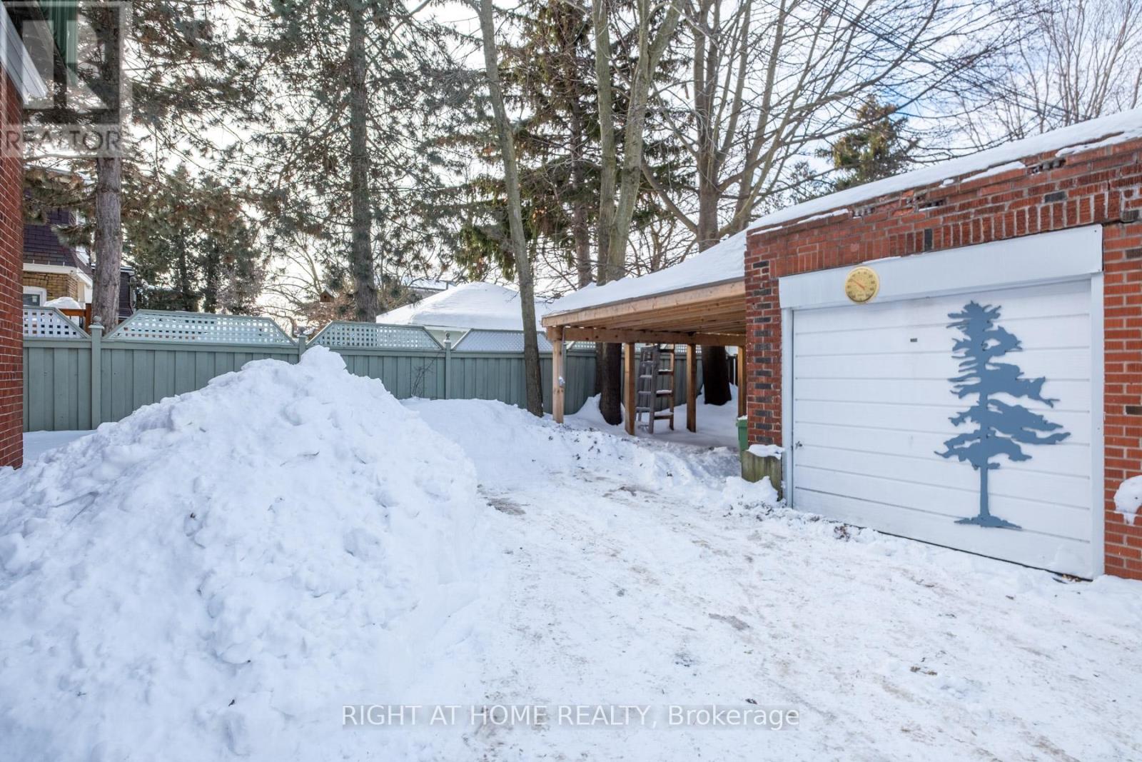 Upper - 756 Coxwell Avenue, Toronto, Ontario  M4C 3C4 - Photo 10 - E12751678