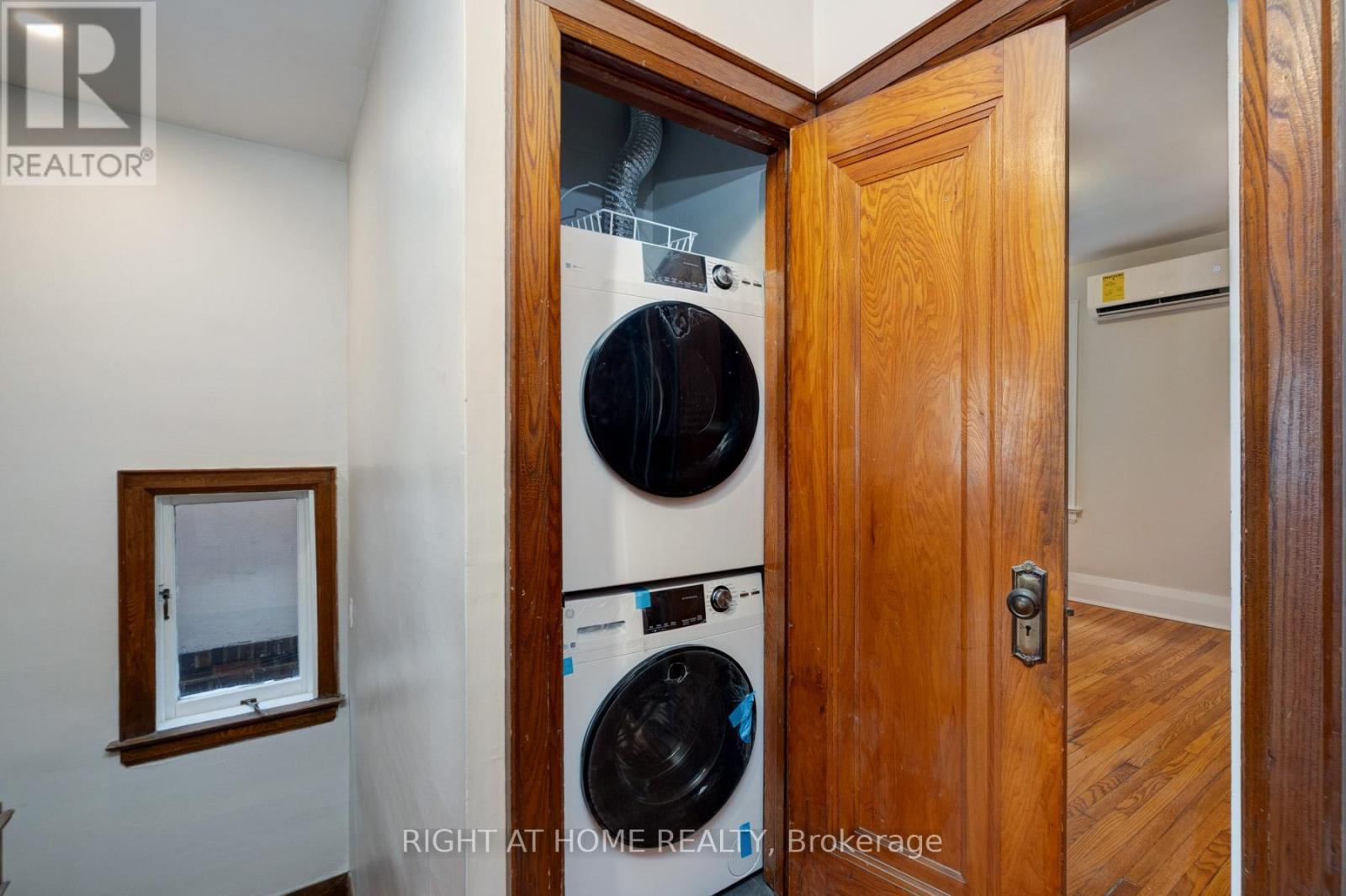 Upper - 756 Coxwell Avenue, Toronto, Ontario  M4C 3C4 - Photo 9 - E12751678