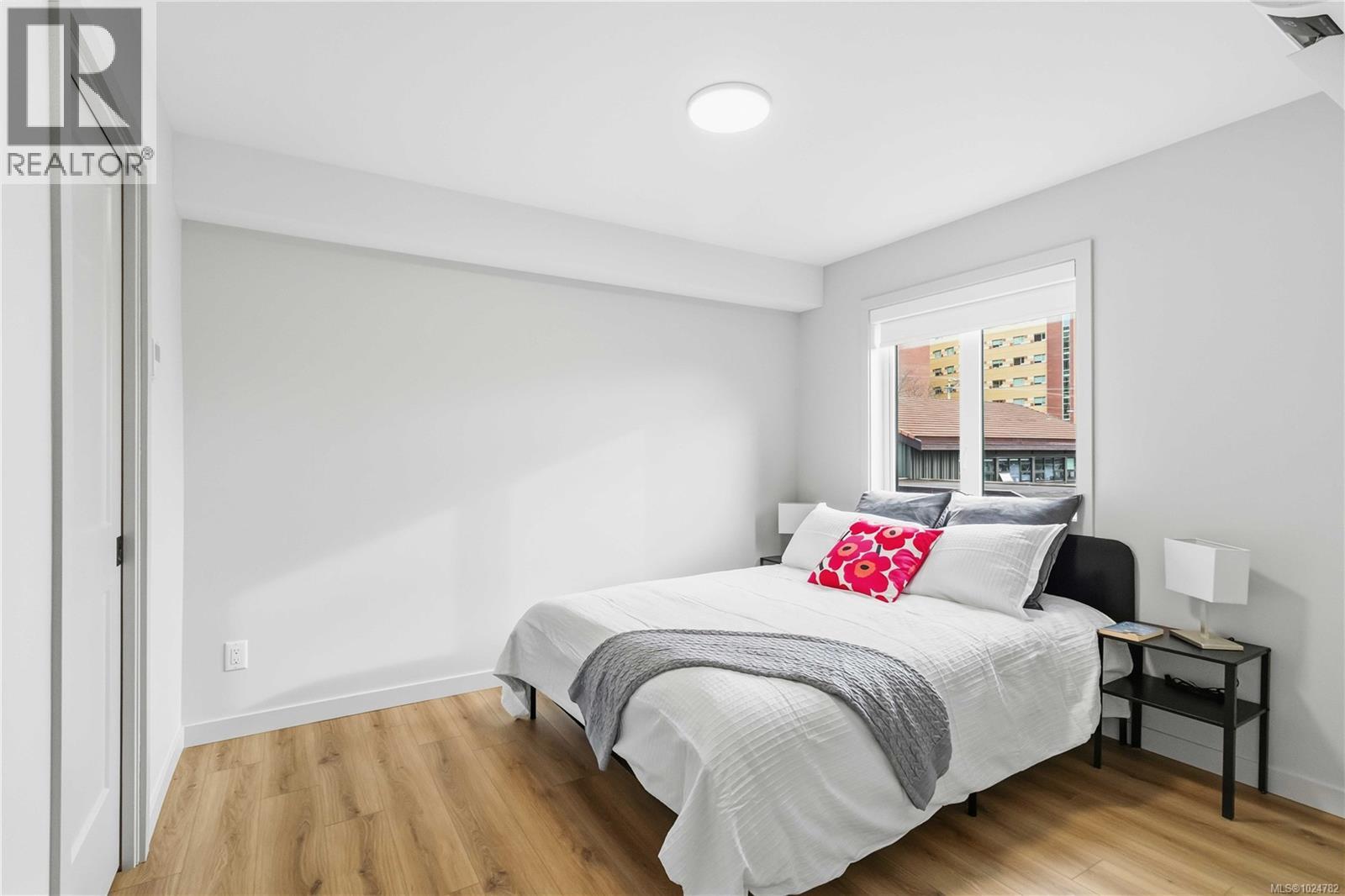 6 1789 Emerson St, Victoria, British Columbia  V8R 2C2 - Photo 27 - 1024782