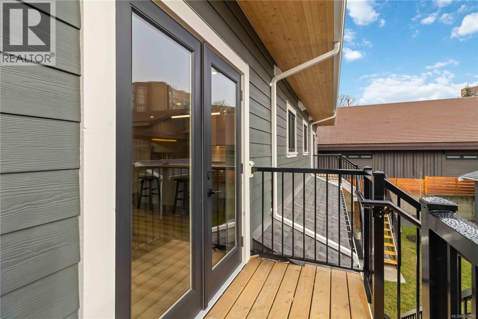 6 1789 Emerson St, Victoria, British Columbia  V8R 2C2 - Photo 34 - 1024782