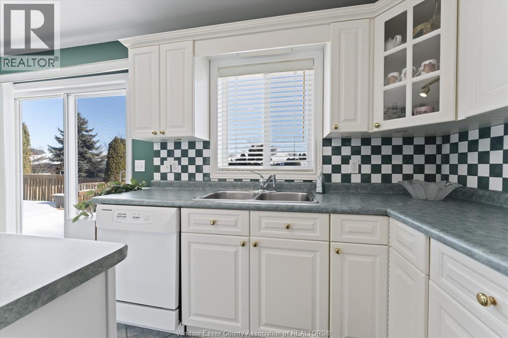 552 Mctague Court, Windsor, Ontario  N8P 1L3 - Photo 11 - 26002395