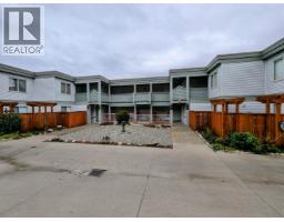 322 5780 TRAIL AVENUE, Sechelt, British Columbia