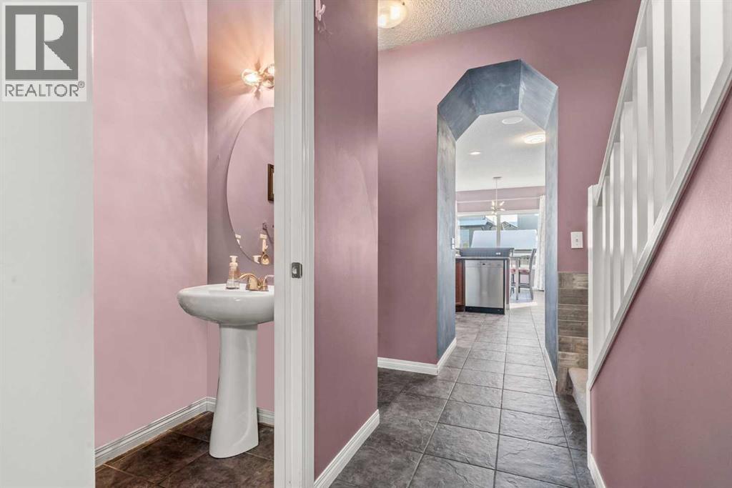 15 Chapalina Close Se, Calgary, Alberta  T2X 3W2 - Photo 18 - A2282232