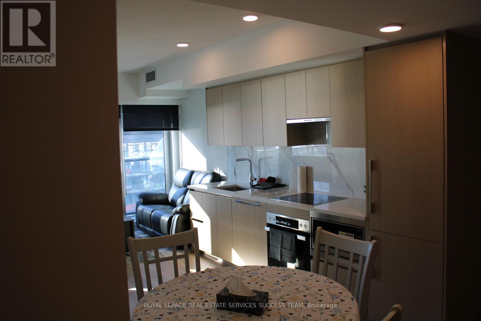 1812 - 3 Concord Cityplace Way, Toronto, Ontario  M5V 0X4 - Photo 10 - C12751748