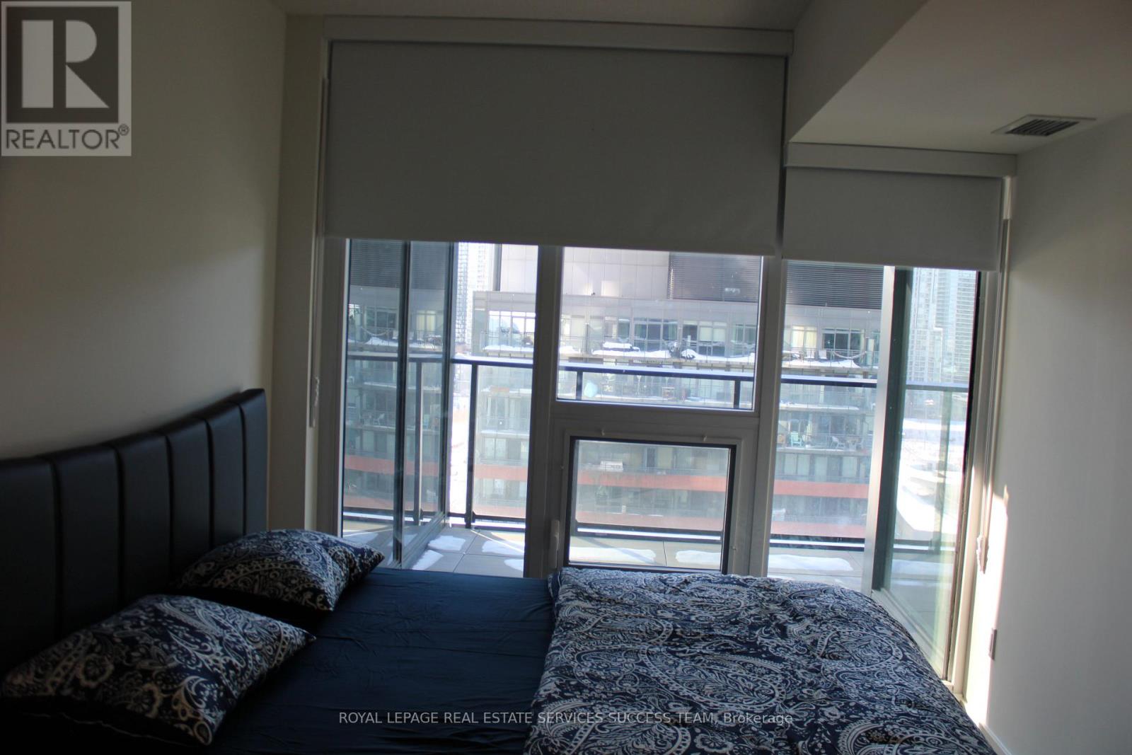 1812 - 3 Concord Cityplace Way, Toronto, Ontario  M5V 0X4 - Photo 17 - C12751748