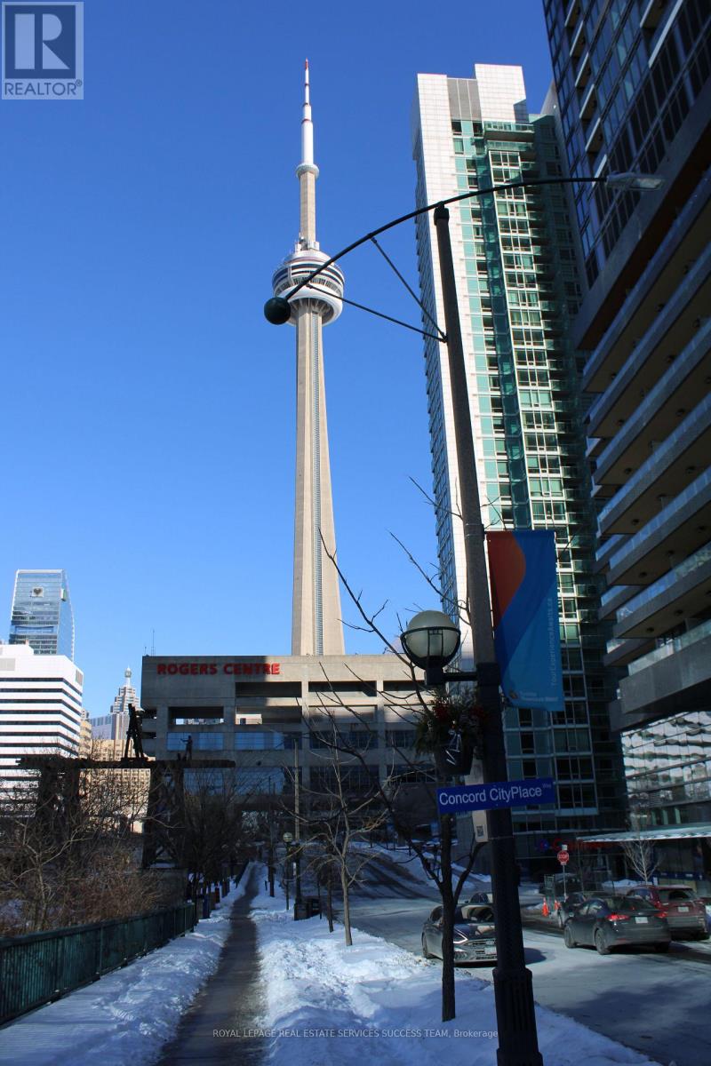 1812 - 3 Concord Cityplace Way, Toronto, Ontario  M5V 0X4 - Photo 2 - C12751748