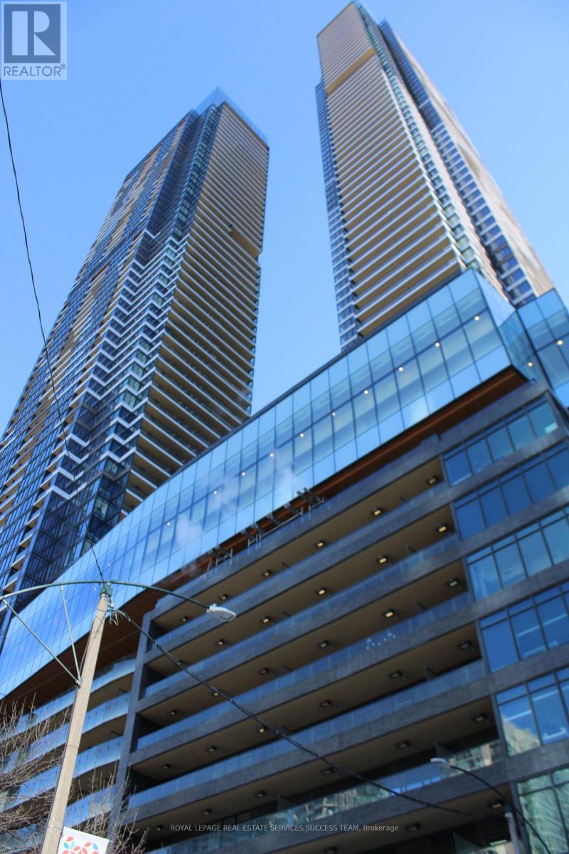 1812 - 3 Concord Cityplace Way, Toronto, Ontario  M5V 0X4 - Photo 3 - C12751748